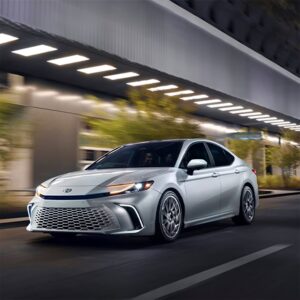 تویوتا کمری هیبرید 2025